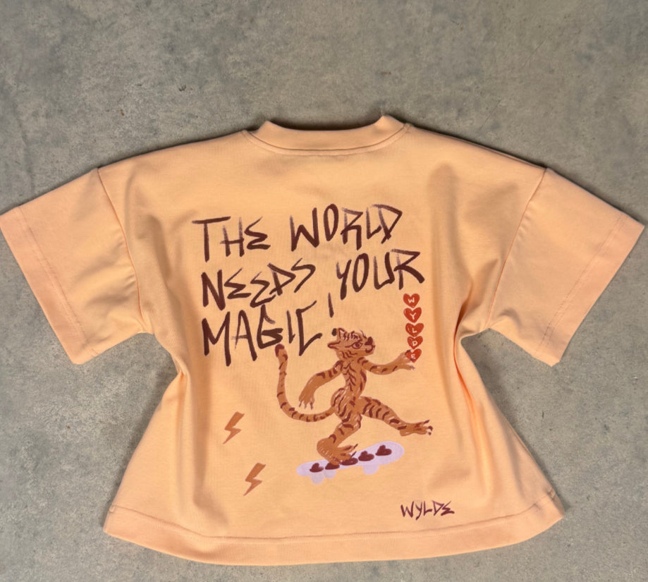 WYLDE THE LABEL Feel the Magic Tee