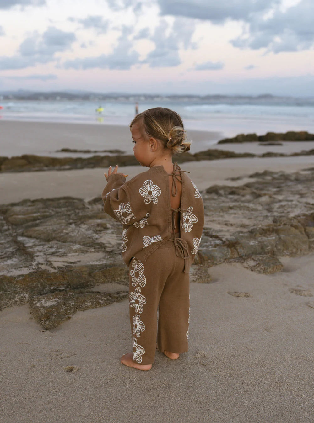 BELLE & SUN Tie-up Top | Cocoa Flower